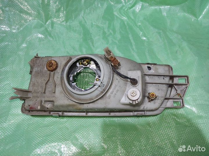Фара правая Mitsubishi Lancer 7 седан 1.6I 1995