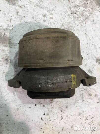 Подушка двигателя