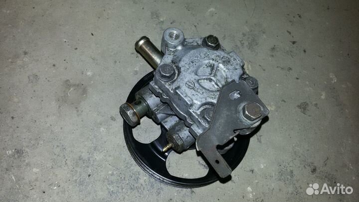 Митсубсиси ланцер 9 насос гура