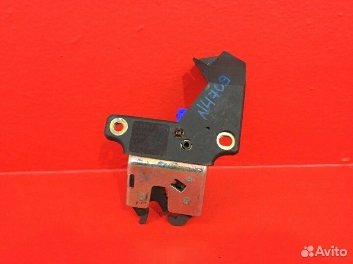 Замок крышки багажника задний Audi A4 B6 2004