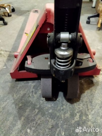 Гидравлическая тележка б/у. 2500кг, L -1500