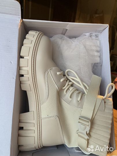 Ботинки бежевые