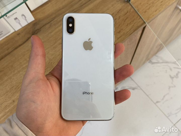 Телефон iPhone