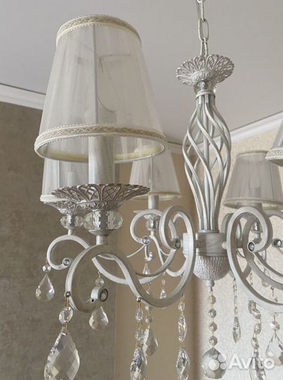 Люстра подвесная потолочная