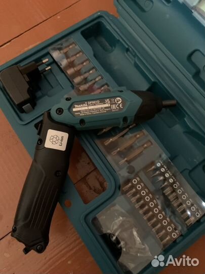 Шуруповерт аккумуляторная отвертка Makita