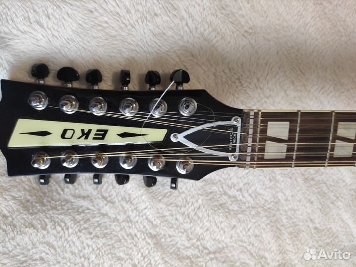 12 струнная электроакустическая гитара