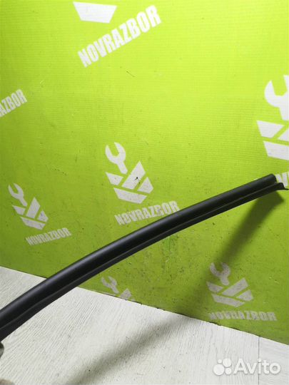 Уплотнитель стекла двери Хендай i30 12-17