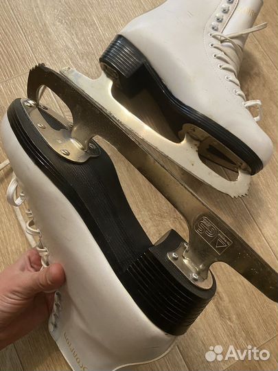 Коньки фигурные женские 39 размер