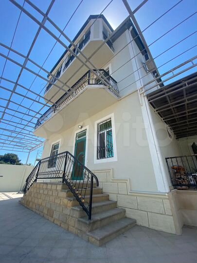 Дом 180 м² на участке 6 сот.