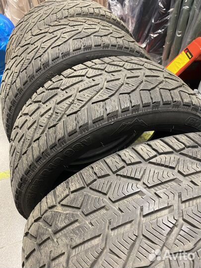 Tigar Winter 235/45 R18 98V