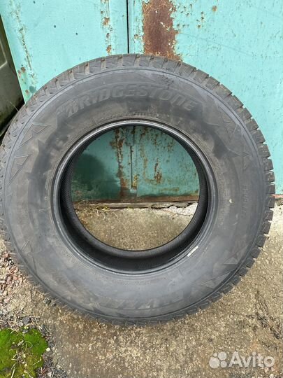 Bridgestone Blizzak DM-V2 255/70 R17