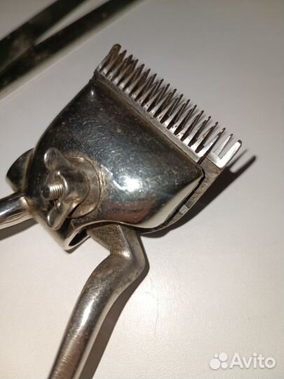 Ручная машинка для стрижки и ножницы