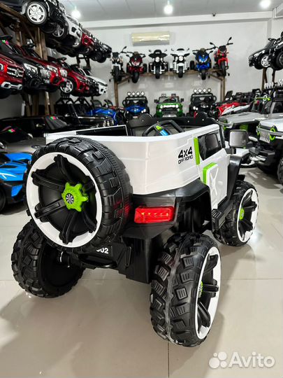 Электромобиль детский хит