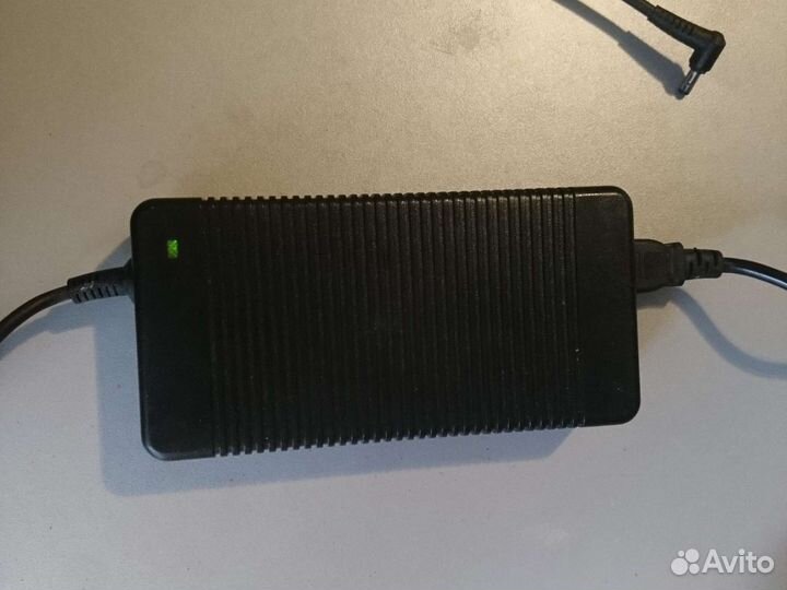 Asus ac/DC adapter 240
