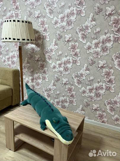 Большая мягкая игрушка крокодил