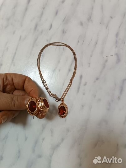 Набор бижутерии серьги и цепочка с подвеской