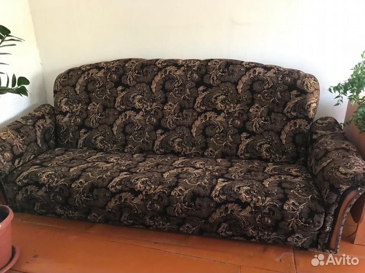 Диван с креслом