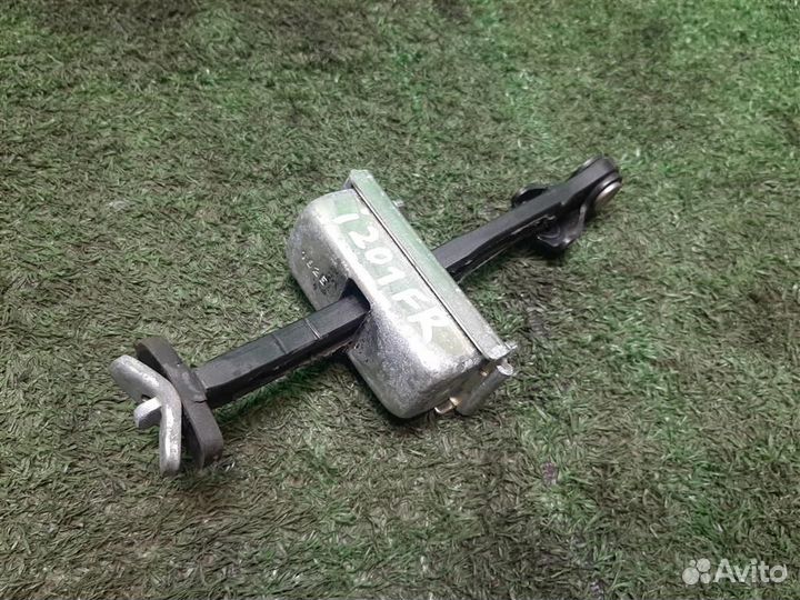 Ограничитель двери передней правой Toyota Verso R