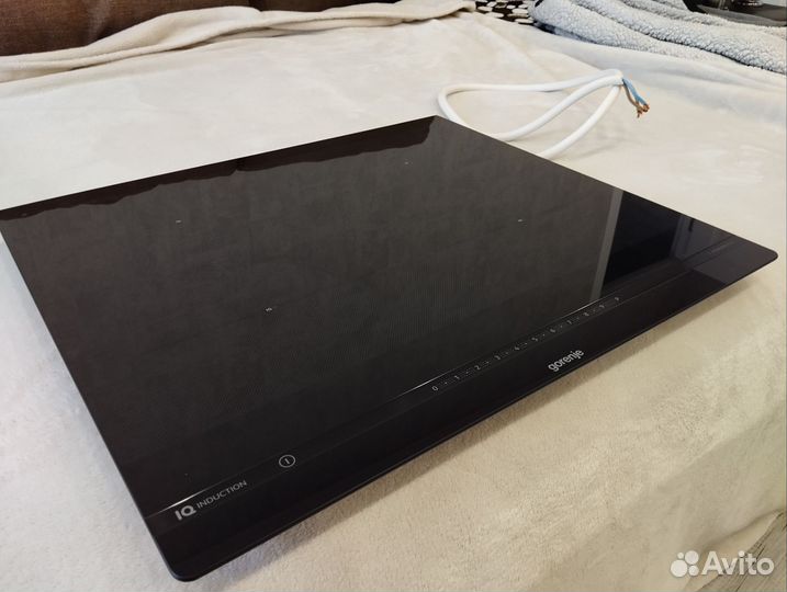 Индукционная варочная панель Gorenje IS 646 BG
