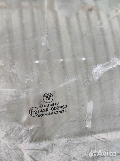 Стекло передней правой двери BMW E39