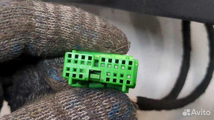 Зеркало боковое правое Volvo S60