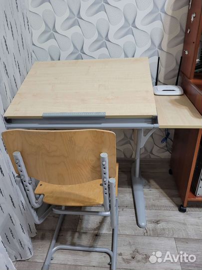 Детский письменный стол и стул трансформер