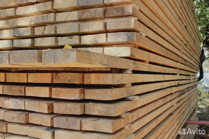 Доски лиственницы: прочный строительный материал