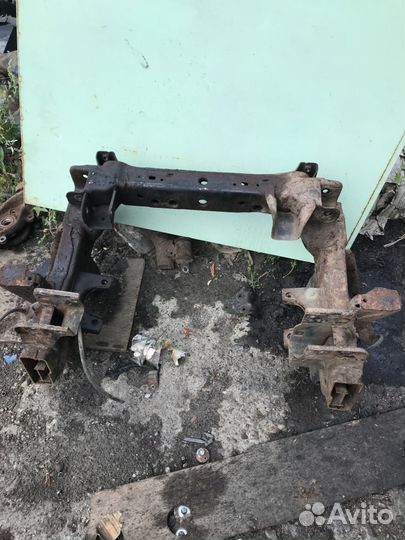 Рама Nissan Pathfinder