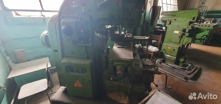 Консольно-фрезерный станок 6М12П