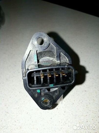 Датчик расхода воздуха Nissan 4 pin