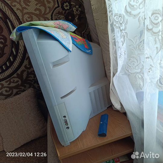 Два Телевизор на запчасти