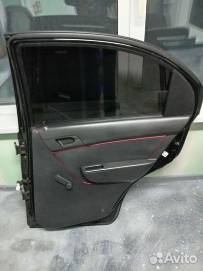 Задняя правая дверь шевролет авео т 250