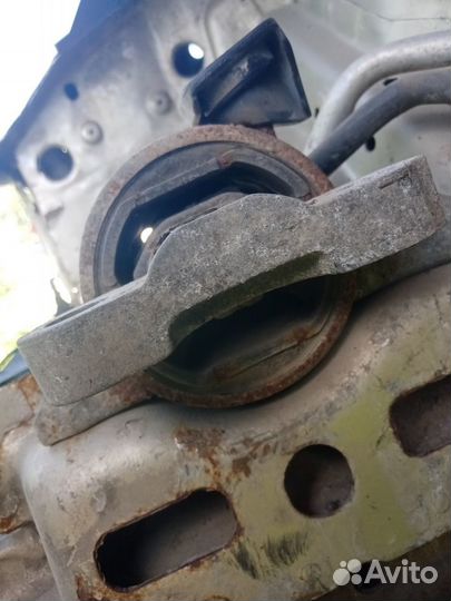 Опора двигателя правая Opel Corsa D