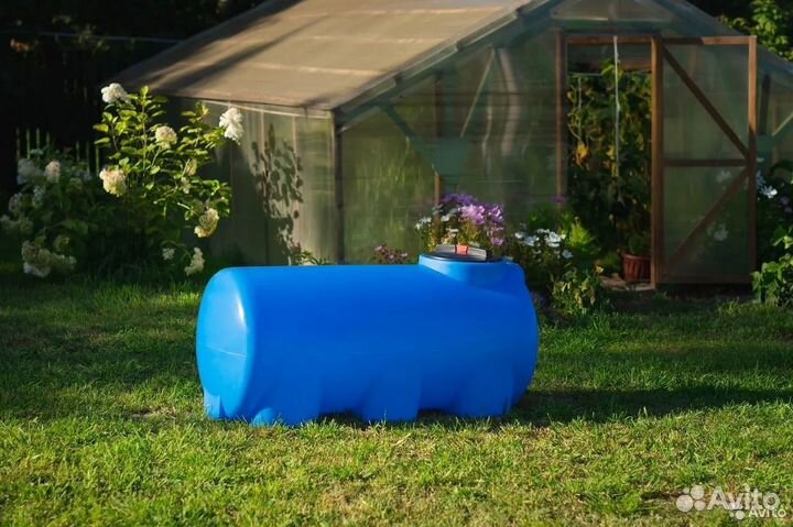 Емкость пластиковая под хознужды