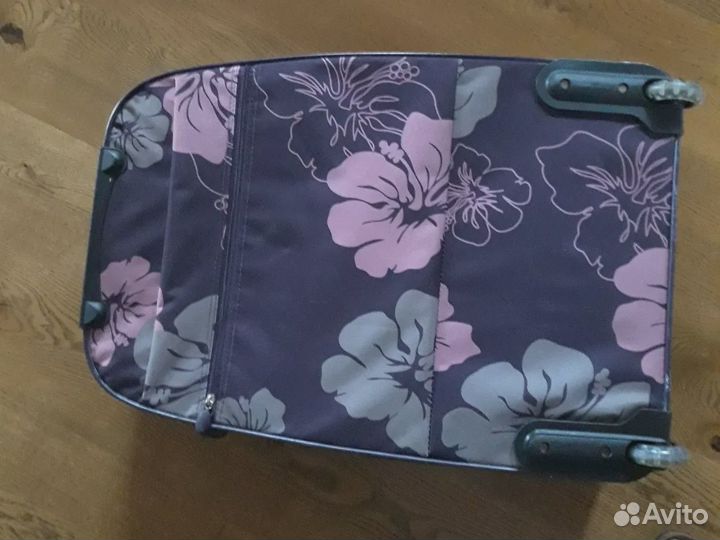 Чемодан на колесах