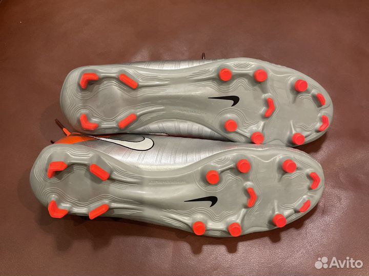 Футбольные бутсы