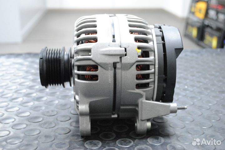Генератор VW Passat, Tiguan, Audi A4 2.0 TDi 140А