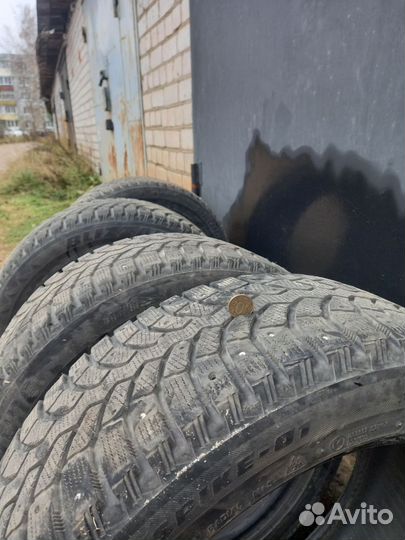 Bridgestone Blizzak Spike-01 205/55 R16