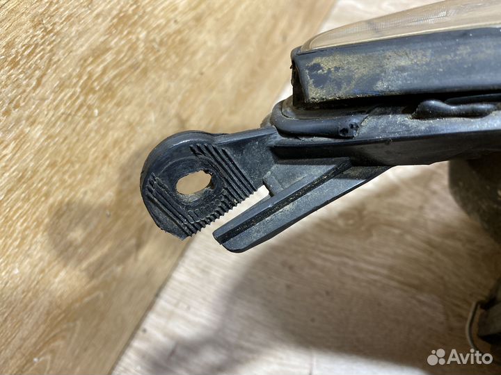 Фара передняя левая Ford Focus 1 рест 142418