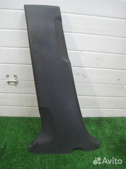 Обшивка левой стойки Toyota Verso R2 2015