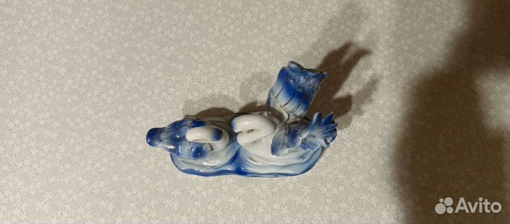 Лебеди фарфор