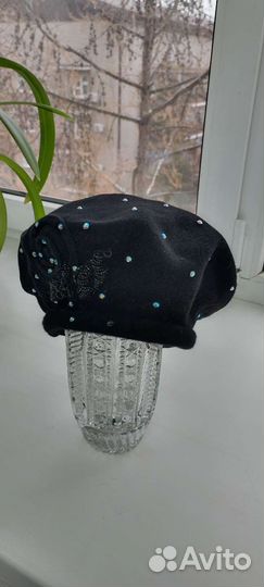 Берет со стразами, красиво сверкают