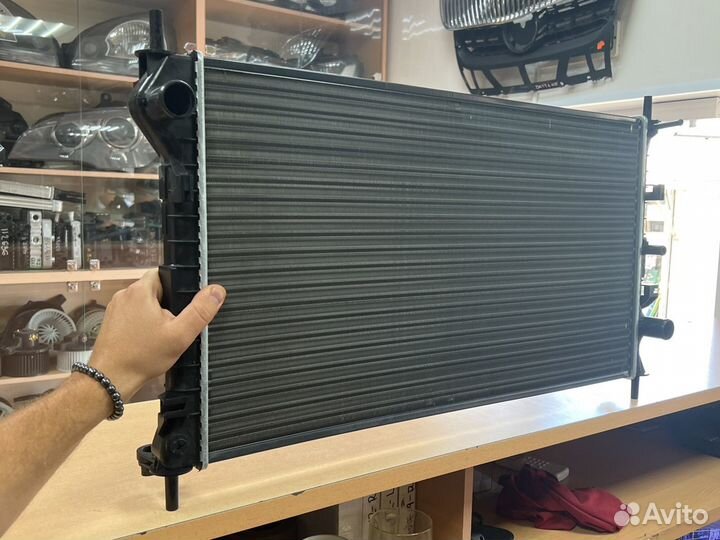 Радиатор охлаждения Форд Транзит Коннект