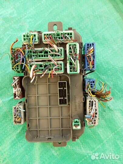 Блок предохранителей салонный Honda Stepwgn