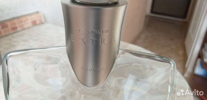 Бутылка и короб из под коньяка Camus