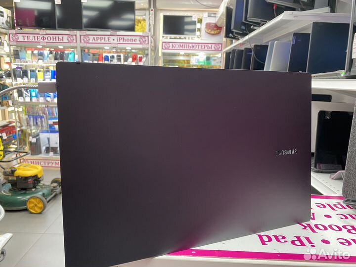 Samsung NP750XFG-KB3IN Ноутбук 15.6