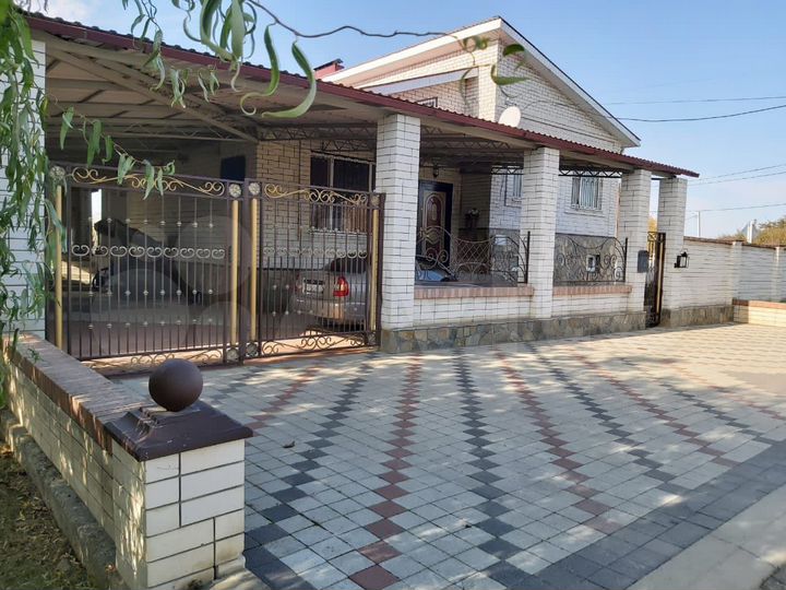 Дом 193,1 м² на участке 9 сот.