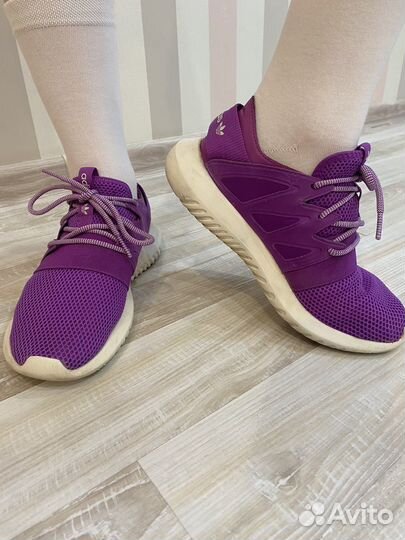 Кроссовки adidas женские