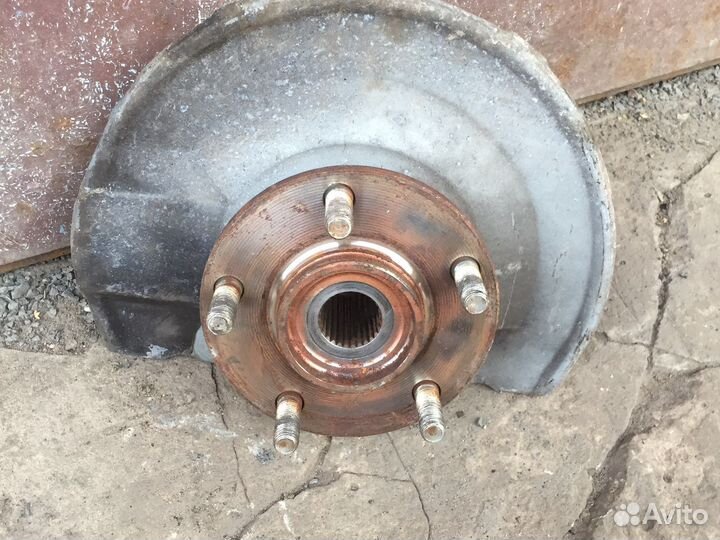 Кулак передний правый Mitsubishi Outlandr 3 (2020)