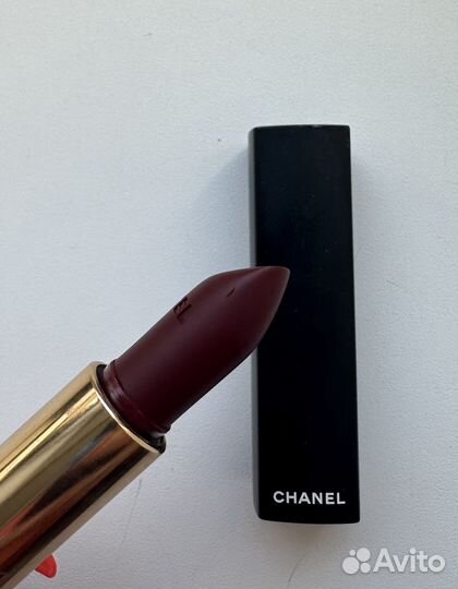 Chanel помада матовая 70 unique